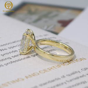 Anillo de Boda Personalizado con Diseño Clásico Minimalista, Engaste de Cuatro Puntas, Oro Blanco/Dorado de 18K, Corte Radiante, Certificado IGI - Product Image 2
