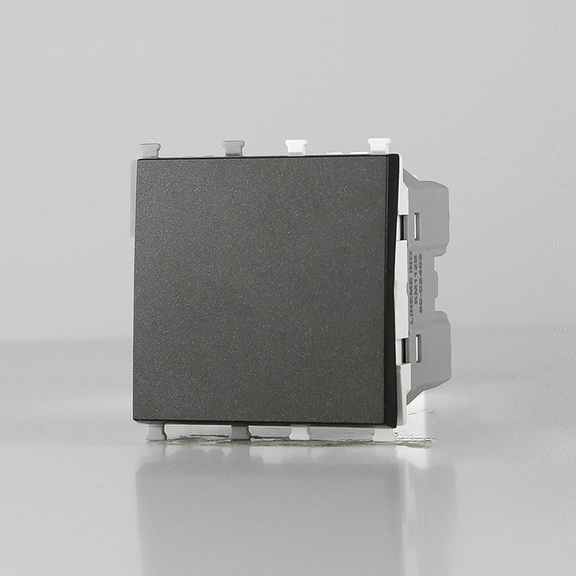 Italian New Design Modern Fireproof PC Wall Switch and Socket 1 Way 10A Generous Elegant