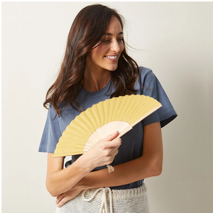 Abanico plegable de madera de bambú español de Color puro de 23cm al por mayor, estilo deportivo clásico, decoración del hogar, regalos de empresa, boda - Product Image 3