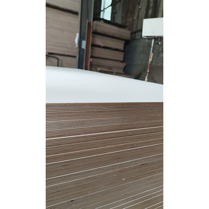 Prix du <span class=keywords><strong>contreplaqué</strong></span> stratifié imperméable à l'eau de mélamine blanche multicouche légère <span class=keywords><strong>marine</strong></span> de 1220x2440mm 18mm bon marché - Product Image 1