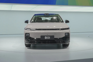 Leapmotor B01 2025, Sedán Compacto Eléctrico Puro con Autonomía NEDC de 401-500 km y Potencia de Motor de 100-150 kW - Product Image 2