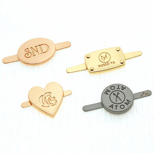 TANAI venta al por mayor bolso Hardware grabado nombre Etiqueta de Metal diseño personalizado Metal marca Logo placa etiqueta para ropa - Product Image 3