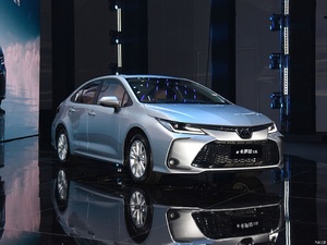 Venta caliente 2024 1,2 <span class=keywords><strong>L</strong></span> 1,5 <span class=keywords><strong>L</strong></span> 1,8 <span class=keywords><strong>L</strong></span> 5 asientos vehículos sedán C-o-<span class=keywords><strong>r</strong></span>-o-<span class=keywords><strong>l</strong></span>-<span class=keywords><strong>l</strong></span>-a Cross Levin HEV gasolina vehículo eléctrico híbrido - Product Image 3