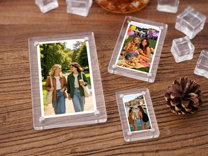 OEM Manufacturer Durable Acrylic Magnetic Photo <b>Frame</b> <b>Frameless</b> Picture Holder with Easy Photo Replacement Design Fridge Magnets - Product Image 1