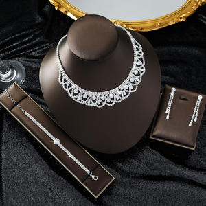 Accesorios al por Mayor, Juego de Collar y Aretes con Pedrería, Impresionante Cadena para Clavícula, Joyería - Product Image 4