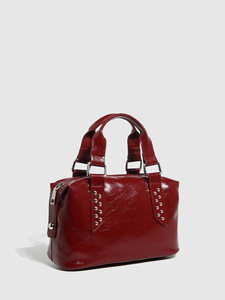 Bolso de Hombro Retro Negro con Tachuelas, Estilo Vintage Boston con Detalles Metálicos, Bolso Satchel Moderno para Uso Diario - Product Image 3