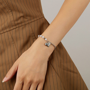 Großhandel Anlaufgeschütztes 18K Gold PVD-beschichtetes 316L Edelstahl Halb-Kette Halb-Perlen Herz-Charm-Armband für Damen-Schmuck - Product Image 3