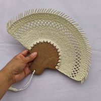 Nicro nouveau Design Souvenirs retour cadeau fête de mariage faveurs danse Performance manche en bois ventilateurs à main Unique artisanat ventilateur fait main