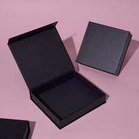 Boîte d'emballage en carton noir personnalisée avec aimant rigide, boîte cadeau de luxe avec fermeture magnétique, logo personnalisé en relief, recyclable