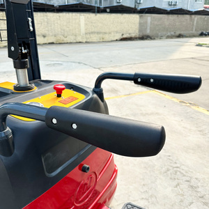 Grensoverschrijdende elektrische vorkheftruck op vrachtwagen met afneembare <span class=keywords><strong>mini</strong></span>-stapelaar voor kleine laad-/losscheppingen - Product Image 4