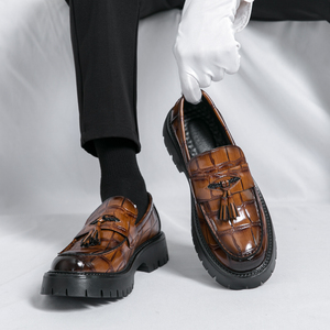 Mocassini con Nappine dal Design Conveniente e Pratico, Scarpe Eleganti da Uomo con Suola Spessa - Product Image 3