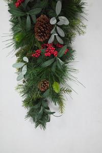 Guirnaldas decorativas de Navidad personalizadas de fábrica Swags Pine Cone Green Christmas Teardrop Swag - Product Image 5