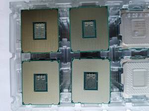 Vente flash - Processeur Xeon E5-2667 V4 d'occasion SR2P5 - 8 cœurs - <span class=keywords><strong>3</strong></span>,2 GHz - 25 Mo de cache - 9,6 GT/s - 135 W - LGA <span class=keywords><strong>2011</strong></span>-v3 - Product Image 4