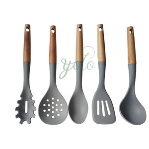 Ustensiles de cuisine en silicone sans BPA ensemble de cuillères plates avec manche en bois durable spatule gadget résistante à la chaleur et outils pour la cuisine - Product Image 4