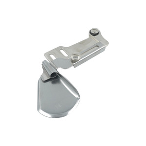 Pince à ourlets incurvée en acier inoxydable pour tissus fins – Pièce d'équipement de traitement de vêtements - Product Image 1
