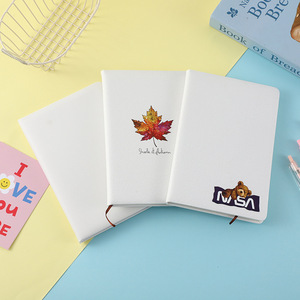 Carnet <span class=keywords><strong>de</strong></span> notes vierges en cuir PU <span class=keywords><strong>blanc</strong></span> double face avec logo personnalisé, surface souple, sublimation pour bricolage, pour décoration <span class=keywords><strong>de</strong></span> bureau - Product Image 1