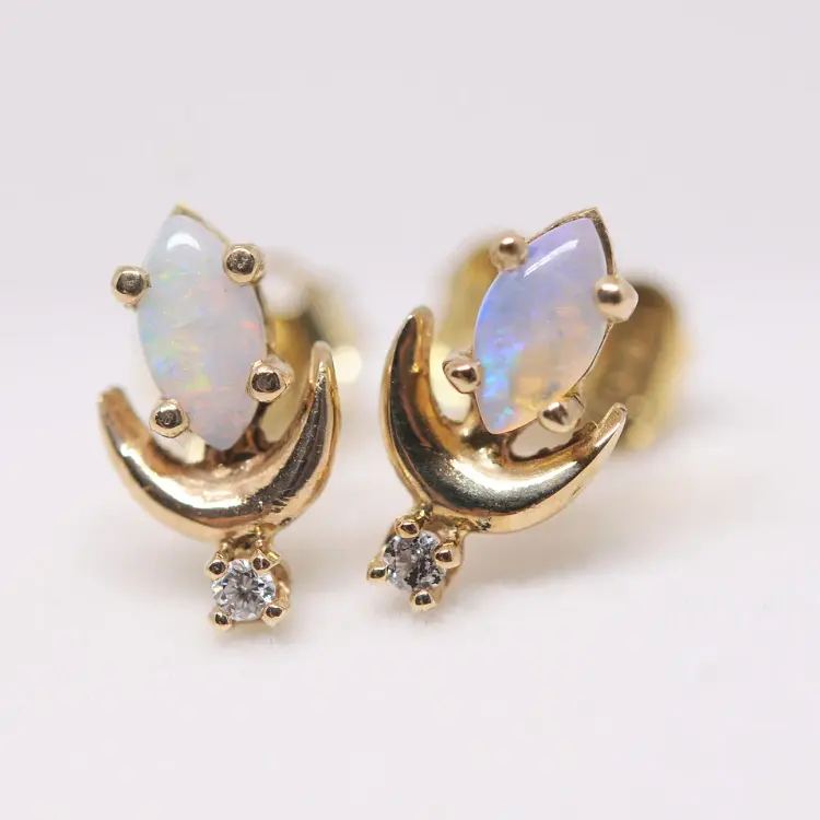 Anting-anting bentuk bulan jarum perak 925 berlapis emas 18k opal potongan marquise alami kancing mewah kecil hypoallergenic lucu