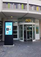 Écran publicitaire LCD 4K modulaire étanche IP66 pour extérieur, sur pied, livraison rapide en 1 an, fonction SDK intégrée, Wi-Fi intégré, vente au détail