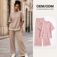 Prix de gros direct usine Ensemble deux pièces pour femme : Haut en maille imprimé à manches courtes et coupe ample, et pantalon large taille haute