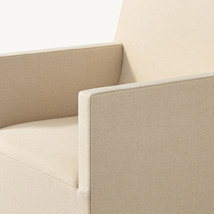 Fauteuil de salle à manger minimaliste à accoudoirs, style Ellison, siège à silhouette flottante pour projets de villas modernes - Product Image 3