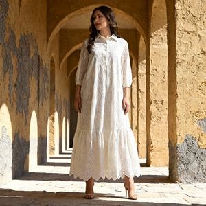 Robe Abaya en Polyester Personnalisée de Luxe pour Femmes Musulmanes Fournisseur en Gros Moyen-Orient - Product Image 1