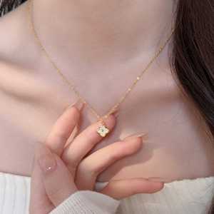 Kalung Perak Sterling 925 SPJ Grosir, Berlian Penuh Bentuk Semanggi Empat Daun, Rantai Klavikula Bertabur Zirkonia Kubik untuk Wanita - Product Image 3