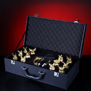 Châu Âu Cổ Phiếu Pha Lê Thủy Tinh Decanter <span class=keywords><strong>Set</strong></span> Với Đầu Vàng Trung Quốc Hoàng Đạo Rượu Vang Carafe Số Lượng Lớn Whisky Decanter - Product Image 2