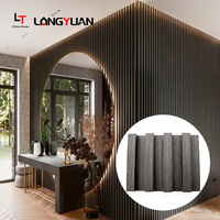 Panneau mural décoratif de style moderne, panneau mural rainuré WPC, panneau composite bois-plastique, revêtement mural WPC pour intérieur