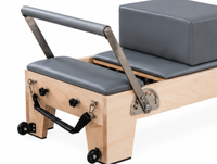 Reformer Pilates Commercial en Bois d'Érable avec Cadre en Acier Inoxydable, Demi-Cadillac Portable et Réglable pour Studio de Pilates, OEM ODM