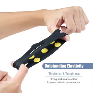 <span class=keywords><strong>Ice</strong></span> Snow Grips Tacos de tracción Zapatos Grips 5 Spikes Botas Zapatos Protección segura Crampones Cadena antideslizante Zapato <span class=keywords><strong>Ice</strong></span> Walker - Product Image 4