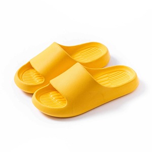 Sandalias de PVC Amarillas con Punta Abierta, Suela Antideslizante de EVA, Pantuflas de Verano para Interiores - Product Image 1