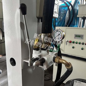 Presse hydraulique d'atelier compacte HanCreate série YM 63 tonnes, type portique en H, avec composant essentiel de pompe - Product Image 4