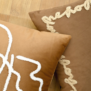 Housse de <span class=keywords><strong>coussin</strong></span> carrée personnalisée pour décoration de chambre à coucher Housse de <span class=keywords><strong>coussin</strong></span> brodée en gros Taie d'oreiller décorative pour chambre à coucher en velours hollandais de luxe - Product Image 3