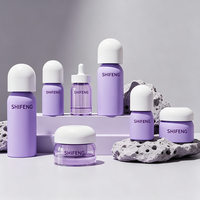 Flacon de sérum anti-âge 30 ml avec bouchon sphérique unique, compte-gouttes en verre, distributeur d'huile pour le visage à la vitamine C de luxe