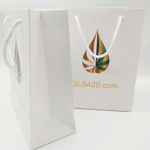 Sacs en papier cartonné blanc de luxe personnalisés avec logo imprimé en sérigraphie, sacs de shopping écologiques colorés - Product Image 4