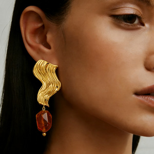 Pendientes Colgantes Ondulados Chapados en Oro con Gema de Resina, Joyería de Moda para Fiesta - Product Image 1