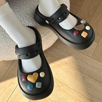 Nouvelles sandales pour femmes 2024, à talons hauts, style flip-toe, pour l'été, la plage, vente en gros, chaussures décontractées d'extérieur, pantoufles