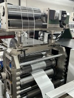 Machine de découpe rotative entièrement automatique, vitesse de 220 m/min, largeur de travail 350-570 mm, découpeuse pour étiquettes autocollantes imprimées