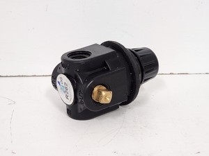 Regulador Neumático Garantizado Plc de 1/4" y 250 psig R262 con Garantía - Product Image 1