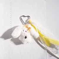 Nouveau pendentif de poupée en peluche de dessin animé mignon avec des citations de bénédiction créatives pour la décoration de sacs et porte-clés en métal de vacances