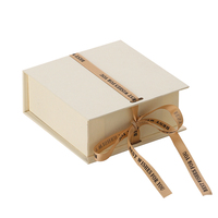 Boîte d'emballage pour bijoux en carton recyclable avec logo personnalisé et ruban pour bracelets, colliers, boucles d'oreilles et bagues