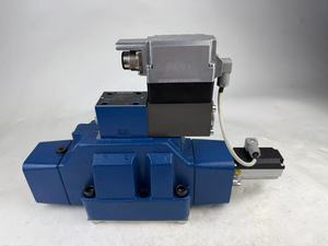 วาล์วควบคุมทิศทาง 0811404445 4WRVE25V370M-2X/G24K0/B5M  0811404720 ไฮดรอลิก 811404720 4WRREH6VB40L-1X/G24K0/B5M - Product Image 1