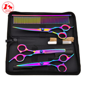 Forbici professionali <span class=keywords><strong>per</strong></span> animali domestici da 7.0 pollici <span class=keywords><strong>per</strong></span> cani da toelettatura cesoie <span class=keywords><strong>per</strong></span> cani tagliacapelli forbici dritte e diradate e curve Set 3 pezzi + pettine