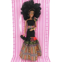Poupée gothique noire de 12,5 pouces de la série Fantasy SAMLOK 2024, modèle en plastique, cheveux afro bouclés, boîte à fenêtre gonflable – Nouveauté très demandée