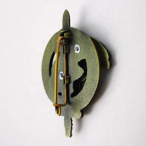 Pin logam kustom penghargaan elang 3D suvenir berlapis perunggu antik 2 buah Pin Enamel lunak cetakan dadu - Product Image 2