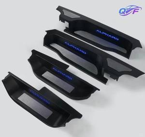 Plaque <span class=keywords><strong>de</strong></span> protection <span class=keywords><strong>de</strong></span> <span class=keywords><strong>seuil</strong></span> <span class=keywords><strong>de</strong></span> <span class=keywords><strong>porte</strong></span> en alliage <span class=keywords><strong>noir</strong></span> mat pour Toyota ALPHARD VELLFIRE 30 2015-2022, accessoires extérieurs <span class=keywords><strong>de</strong></span> <span class=keywords><strong>porte</strong></span> latérale LED <span class=keywords><strong>de</strong></span> haute qualité - Product Image 3