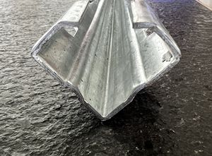 2,4m wijngaardroosterpaal met haken, metalen lijn, wijngaardpalen, hoge sterkte en taaiheid - Product Image 6