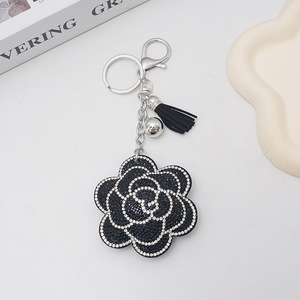 Llavero creativo de flor de ciruelo con diamantes de imitación, colgante de moda para bolso con borlas, bonito colgante para coche, venta al por mayor - Product Image 5