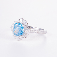 Bague en diamant de laboratoire bleu fantaisie taille coussin IGI en or 18 carats, certifiée IGI GRC, parfaite pour les mariages et les cadeaux, source directe d'usine