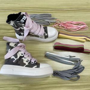 Chaussures pour femmes personnalisées 2023 Nouveau design Baskets de marche montantes épaisses en dentelle épaisse pour femmes et dames Chaussures de sport Bottes - Product Image 2